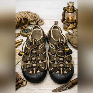 Keen Newport H2 Brown Water Hiking Sandles. Great Condition. Mens 9.5